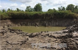 Ngang nhiên đào, bán đất mặt tại Cà Mau 